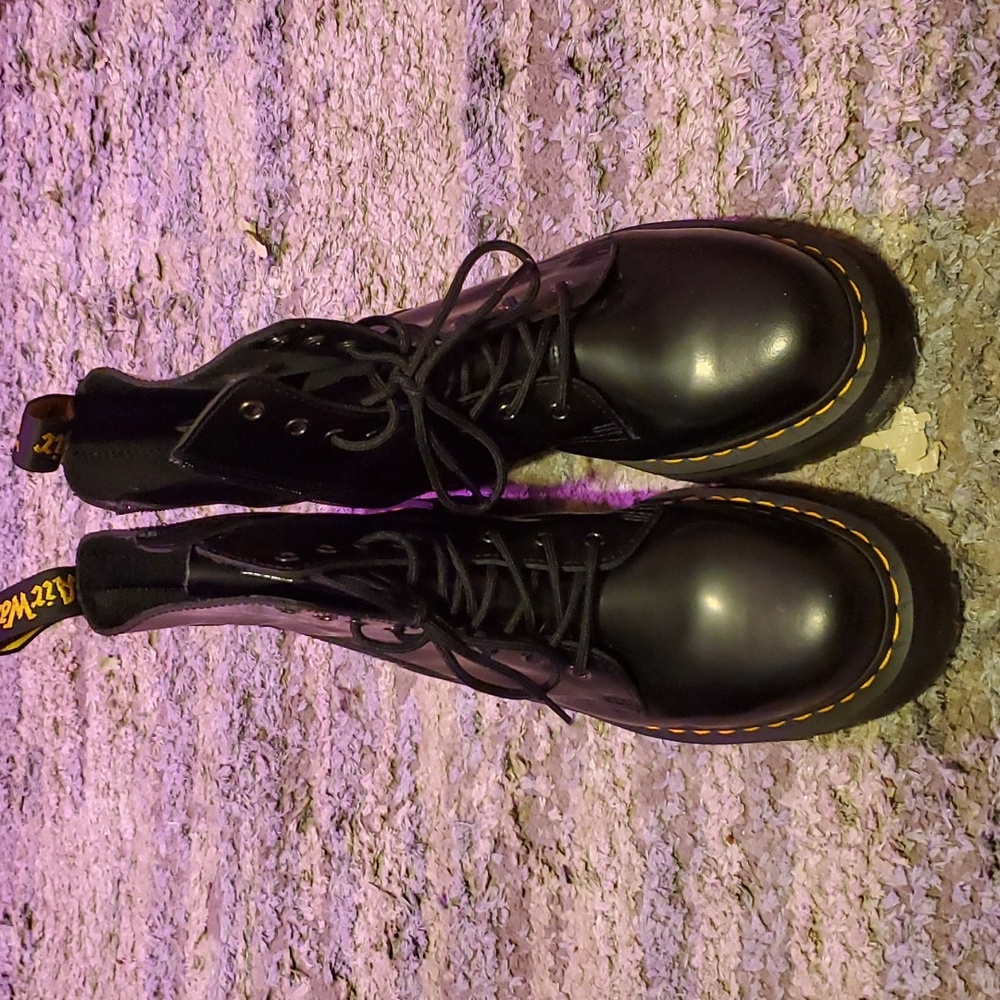 Dr Marten Jadon